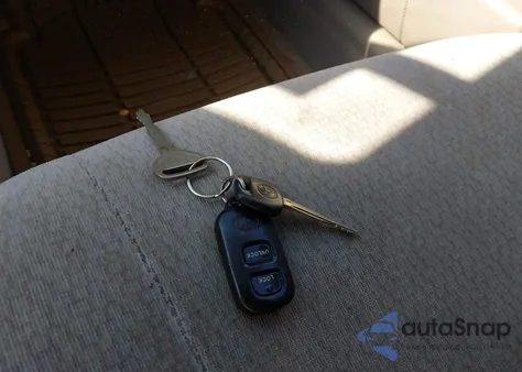 2004 Toyota Corolla Le z USA, uszkodzony, nr VIN 2T1BR32E54C287386